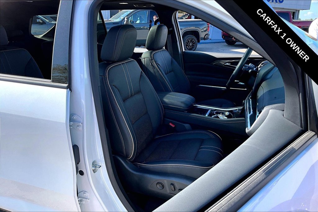 Used 2025 Chevrolet Traverse High Country FWD image 29