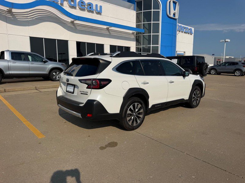 Used 2023 Subaru Outback Touring XT AWD/4WD image 2