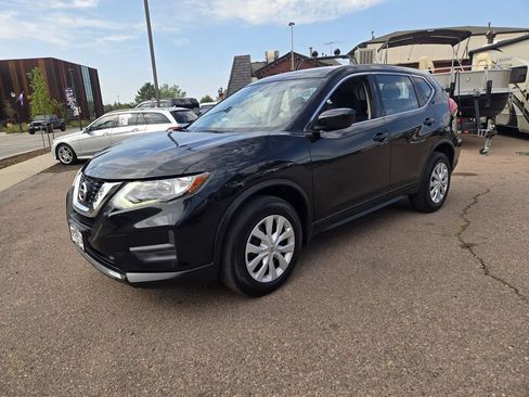Used 2017 Nissan Rogue S AWD/4WD image 4