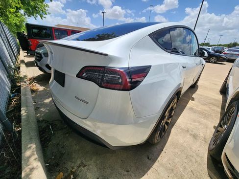 Used 2022 Tesla Model Y Performance AWD/4WD image 6