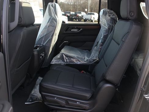 New 2026 GMC Yukon XL Denali image 13