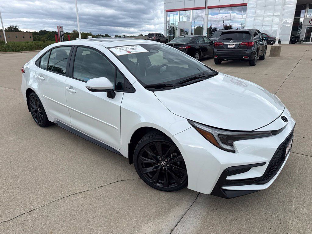 Certified 2025 Toyota Corolla SE w/ SE Premium Package FWD image 2