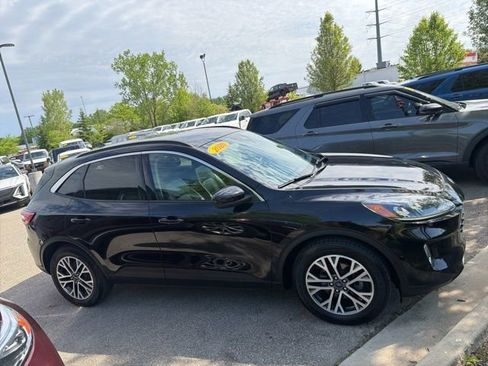 Used 2020 Ford Escape SEL FWD image 4