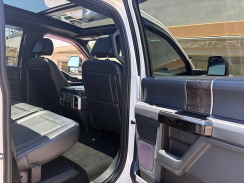 Used 2022 Ford F250 Lariat w/ Black Appearance Package AWD/4WD image 30