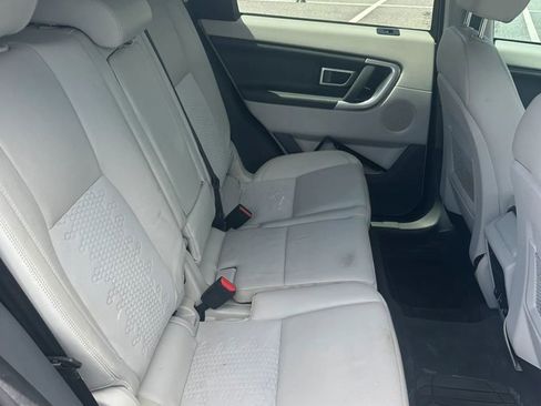 Used 2018 Land Rover Discovery Sport SE AWD/4WD image 15