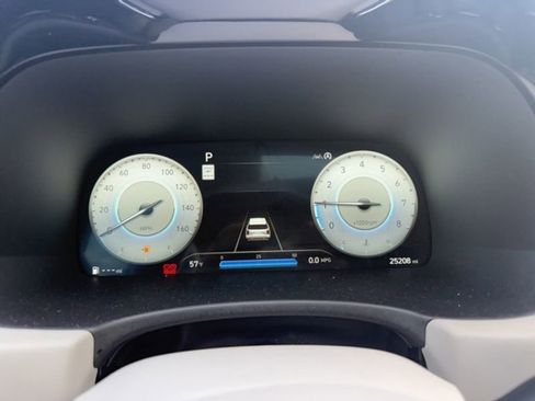 Used 2023 Hyundai Palisade Calligraphy image 17