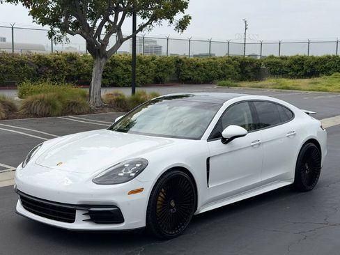 Used 2018 Porsche Panamera 4 AWD/4WD image 1