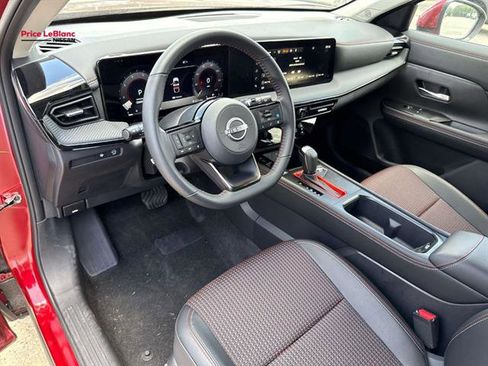 New 2025 Nissan Kicks SR FWD image 11