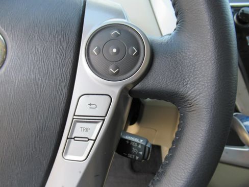 Used 2017 Toyota Prius V Five FWD image 24