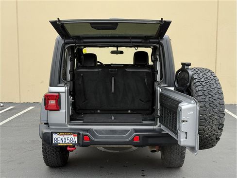 Used 2018 Jeep Wrangler Rubicon w/ Steel Bumper Group image 23