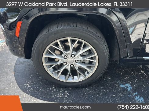 Used 2022 Jeep Grand Cherokee Summit w/ Luxury Tech Group V AWD/4WD image 18