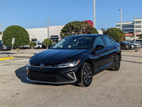 Certified 2025 Volkswagen Jetta S image 4