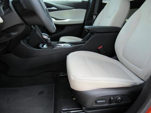 Used 2022 Buick Encore GX Essence w/ Advanced Technology Package image 15