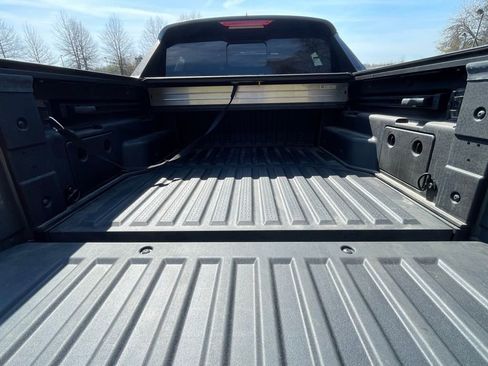 Used 2024 Hyundai Santa Cruz Limited image 16