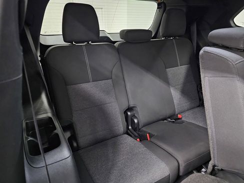 Used 2025 GMC Acadia Elevation image 23