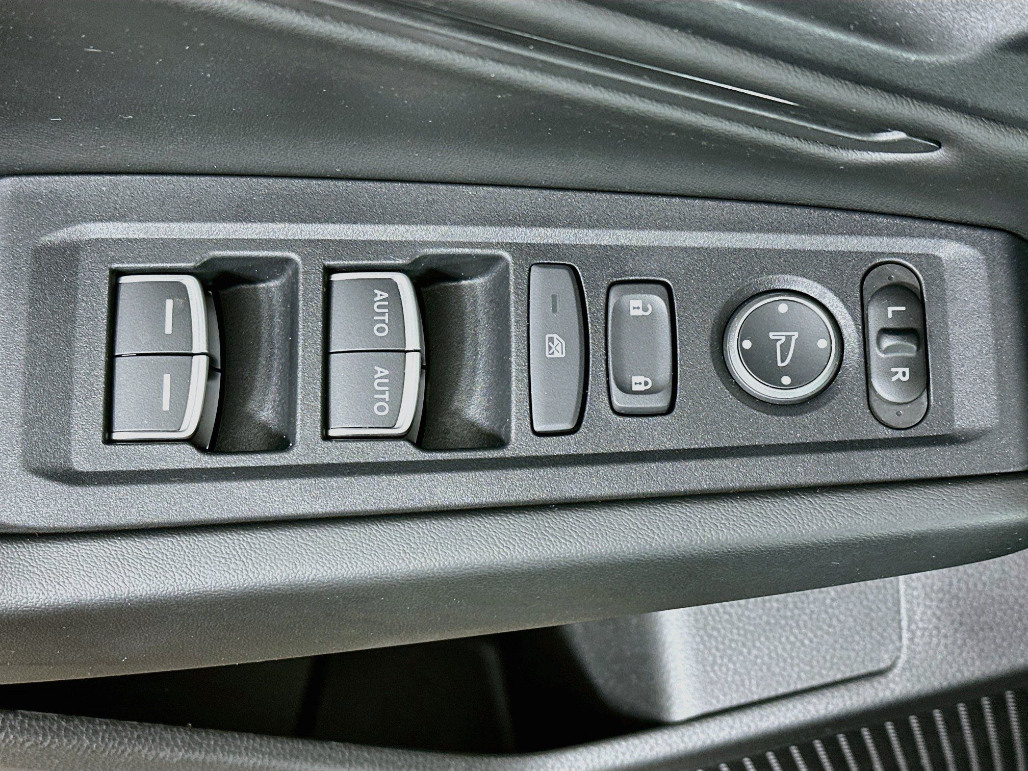Used 2025 Honda Accord SE image 15