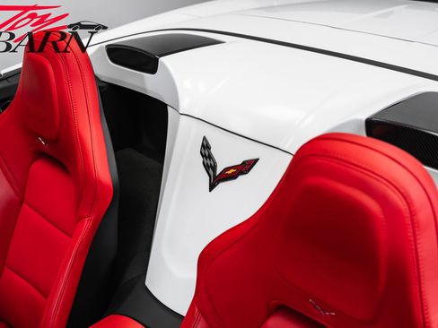 Used 2015 Chevrolet Corvette Z06 w/ 3LZ Preferred Equipment Group RWD image 35