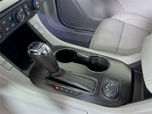 Used 2017 GMC Acadia SLT image 21