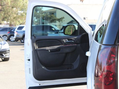 Used 2013 GMC Yukon SLT AWD/4WD image 7