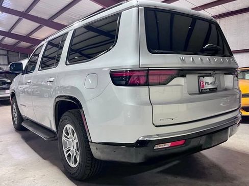 Used 2022 Jeep Wagoneer Series I w/ Convenience Group I AWD/4WD image 7