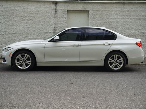 Used 2016 BMW 328i xDrive Sedan AWD/4WD image 4