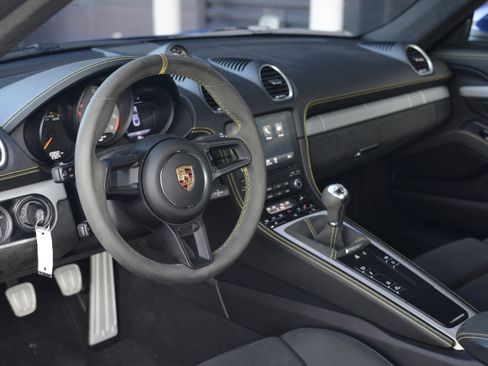Certified 2022 Porsche 718 Cayman GT4 RWD image 4