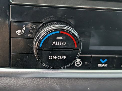 Certified 2024 Nissan Rogue SL w/ SL Premium Package image 16