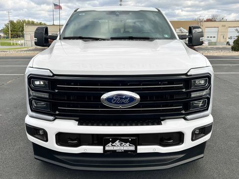 Used 2025 Ford F250 Platinum image 15