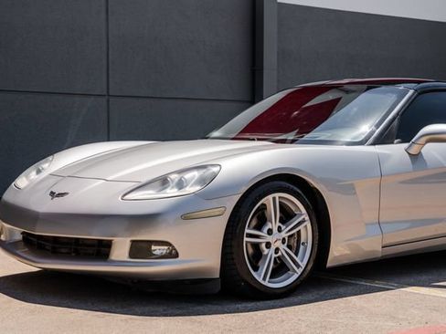 Used 2008 Chevrolet Corvette Coupe w/ Preferred Equipment Group RWD image 38