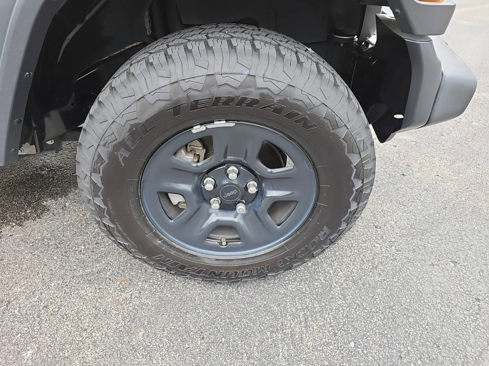 Used 2018 Jeep Wrangler Unlimited Sport AWD/4WD image 10