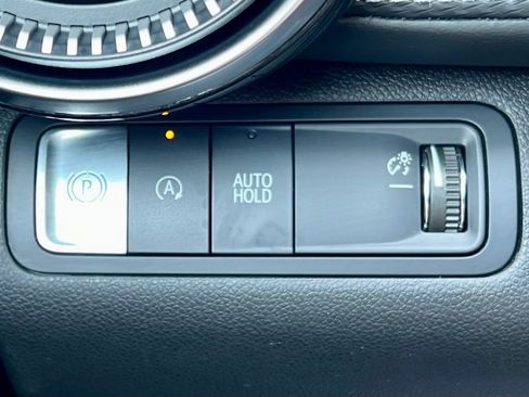 Used 2025 Chevrolet Equinox LT w/ Convenience Package II image 28