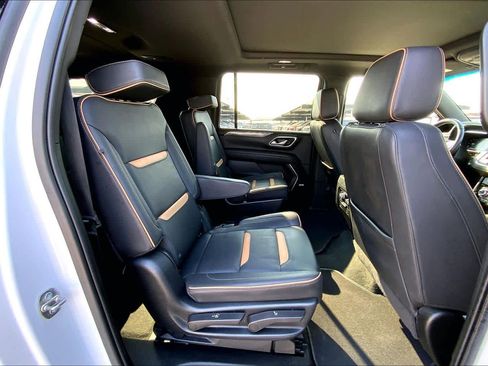 Used 2022 GMC Yukon XL AT4 image 19