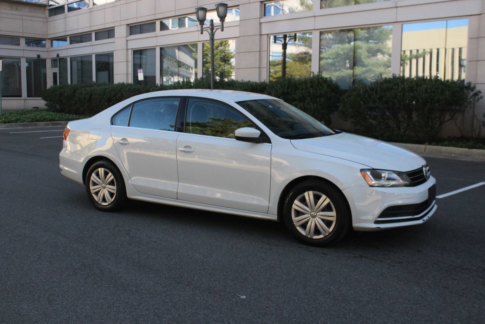 Used 2017 Volkswagen Jetta S FWD image 2