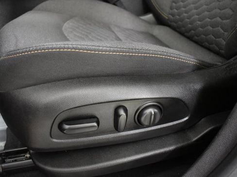 Used 2018 Chevrolet Equinox LT w/ Sun & Infotainment Package image 12