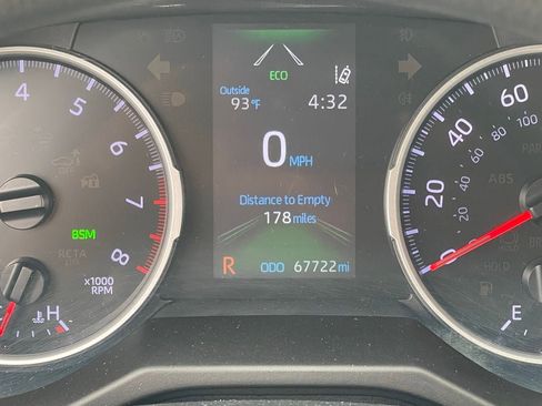 Used 2019 Toyota RAV4 XLE w/ Carpet Mat Package image 11