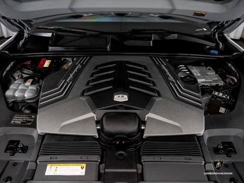 Used 2021 Lamborghini Urus AWD/4WD image 4