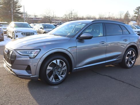 Used 2021 Audi e-tron Premium w/ Convenience Plus Package image 1