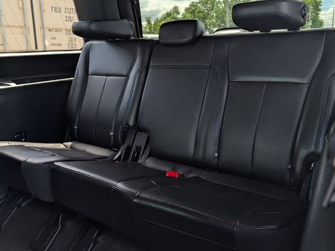 Used 2020 Ford Expedition XLT w/ Equipment Group 202A image 16