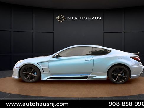 Used 2011 Hyundai Genesis 3.8 RWD image 5
