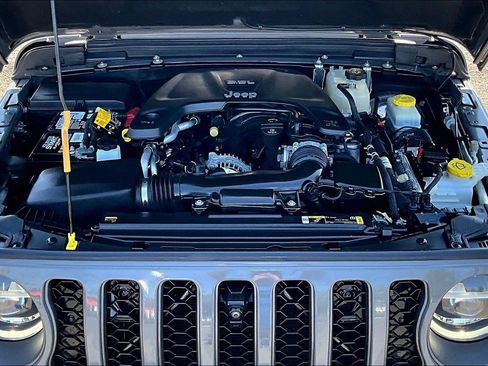 Used 2021 Jeep Wrangler Unlimited Rubicon AWD/4WD image 40