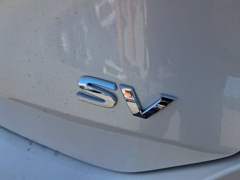 Used 2018 Nissan Rogue SV FWD image 10