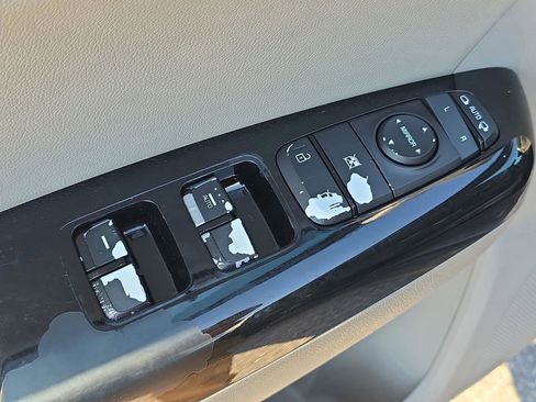 Used 2019 Kia Sportage EX FWD image 12