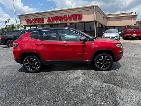 Used 2020 Jeep Compass Trailhawk image 4