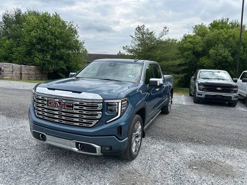 Used 2024 GMC Sierra 1500 Denali w/ Denali Reserve Package AWD/4WD image 2