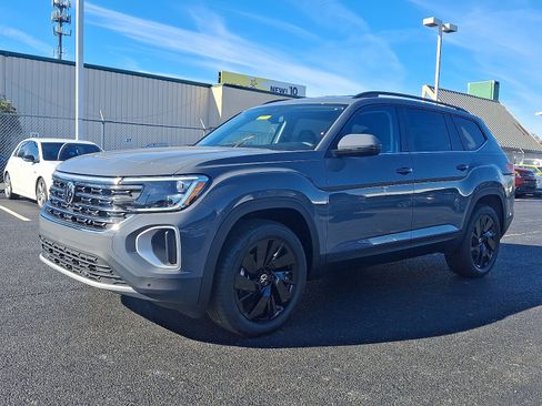 New 2026 Volkswagen Atlas SE AWD/4WD image 2