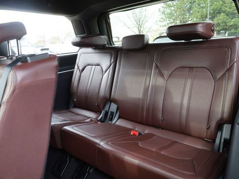 Used 2024 Ford Expedition Limited image 31