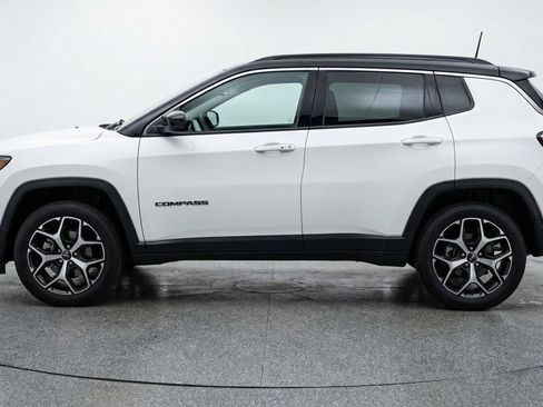 Used 2025 Jeep Compass Limited image 5