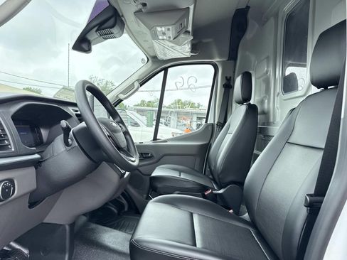 New 2026 Ford Transit 250 148 Medium Roof w/ Load Area Protection Package RWD image 10