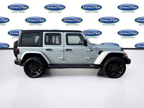 Used 2023 Jeep Wrangler Unlimited Sahara w/ Cold Weather Group AWD/4WD image 8