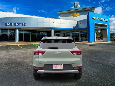 New 2026 Chevrolet TrailBlazer LT w/ Convenience Package FWD image 4